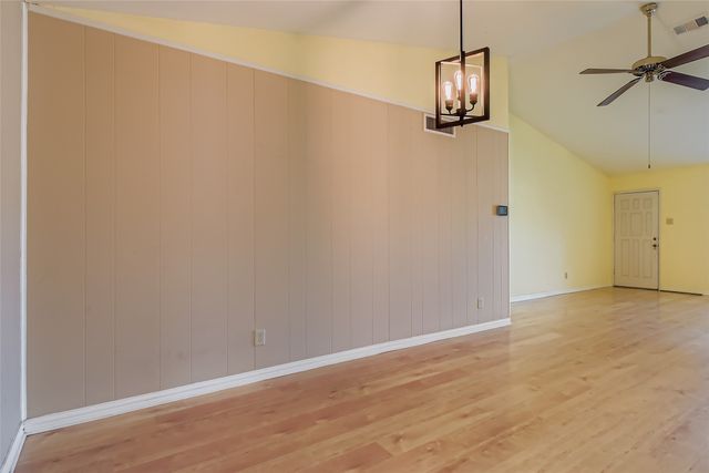 501 Kingston Drive, Grand Prairie, TX 75051