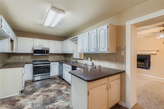 501 Kingston Drive, Grand Prairie, TX 75051