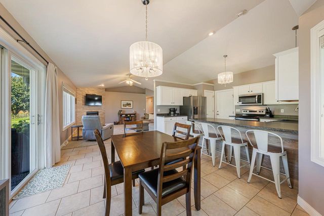 W2246 RASPBERRY LANE, Appleton, WI 54913