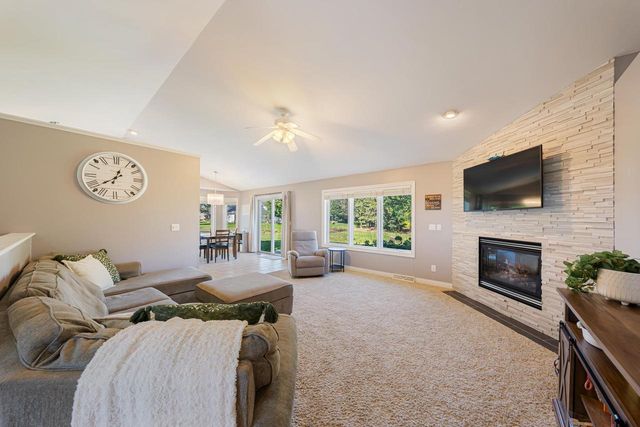 W2246 RASPBERRY LANE, Appleton, WI 54913