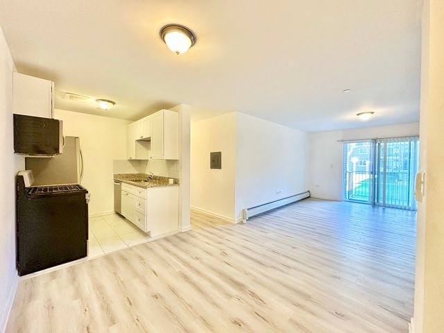 820 MCINTOSH Court 106, Prospect Heights, IL 60070