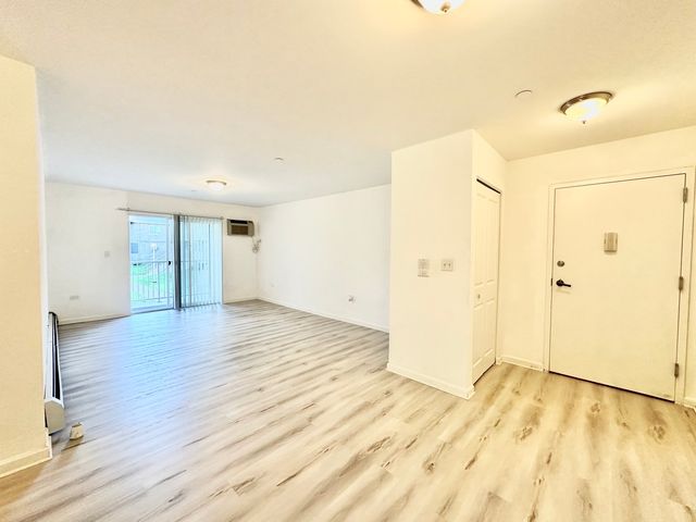 820 MCINTOSH Court 106, Prospect Heights, IL 60070
