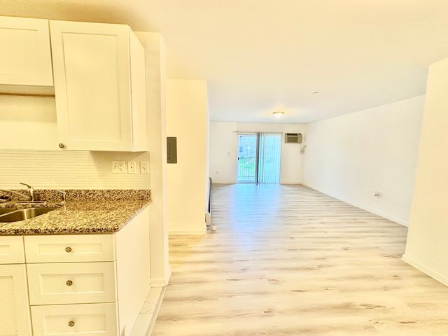 820 MCINTOSH Court 106, Prospect Heights, IL 60070