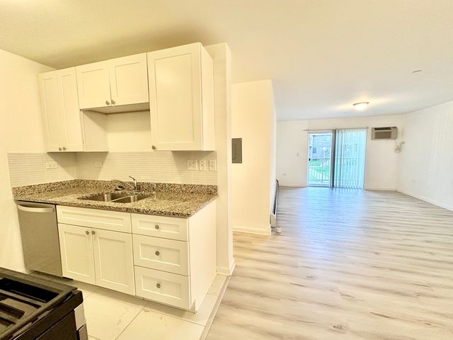 820 MCINTOSH Court 106, Prospect Heights, IL 60070