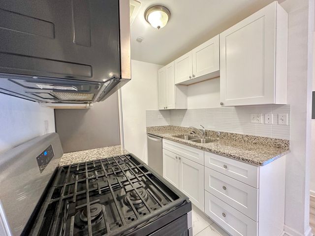 820 MCINTOSH Court 106, Prospect Heights, IL 60070