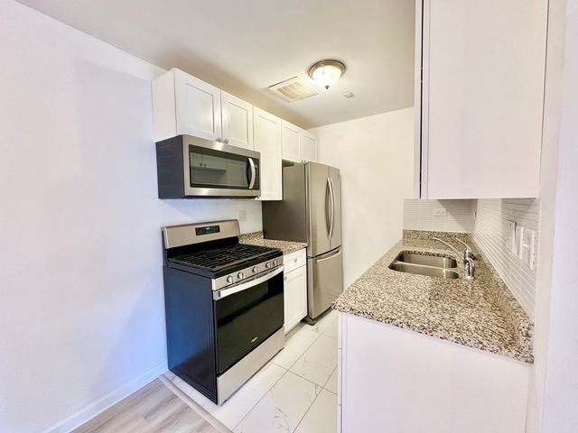 820 MCINTOSH Court 106, Prospect Heights, IL 60070