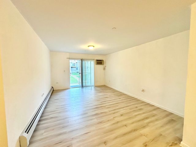 820 MCINTOSH Court 106, Prospect Heights, IL 60070