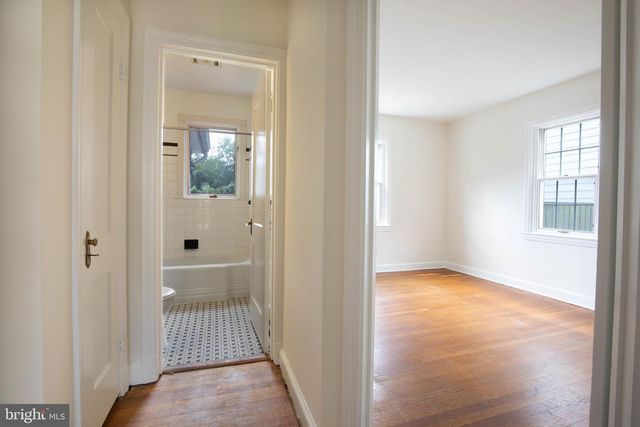 812 FOREST GLEN RD, Silver Spring, MD 20901