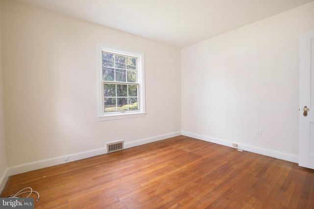 812 FOREST GLEN RD, Silver Spring, MD 20901