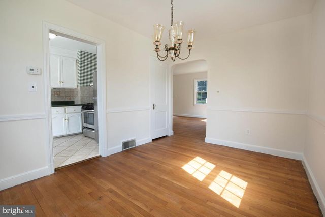 812 FOREST GLEN RD, Silver Spring, MD 20901