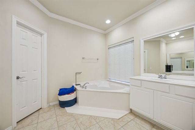 208 Stanford Court, Heath, TX 75032