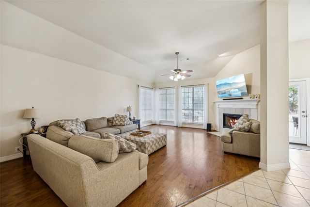 208 Stanford Court, Heath, TX 75032