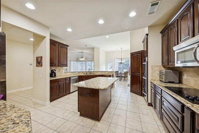 208 Stanford Court, Heath, TX 75032