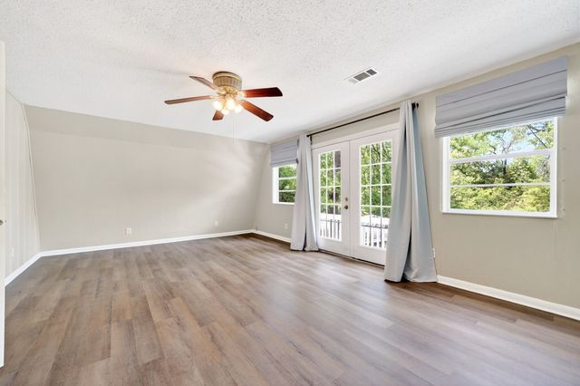 7115 Brokenbow Drive, Mabank, TX 75156