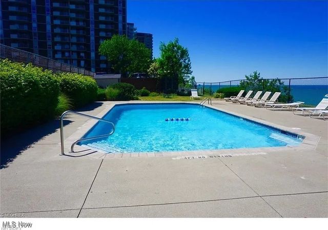 11850 Edgewater Drive 624, Lakewood, OH 44107