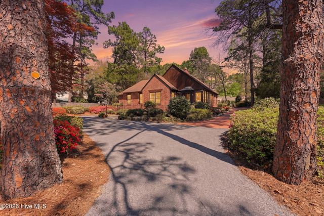 535 E Morganton Road, Southern Pines, NC 28387
