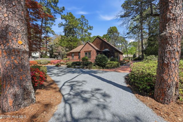 535 E Morganton Road, Southern Pines, NC 28387