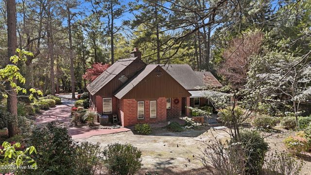 535 E Morganton Road, Southern Pines, NC 28387