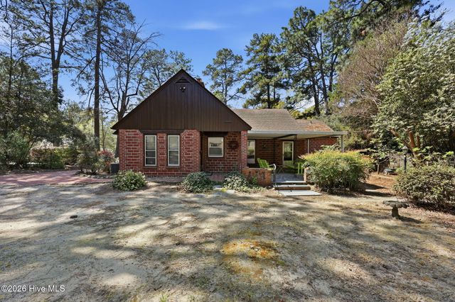 535 E Morganton Road, Southern Pines, NC 28387