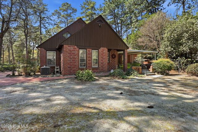535 E Morganton Road, Southern Pines, NC 28387