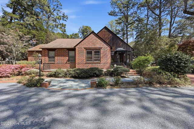 535 E Morganton Road, Southern Pines, NC 28387