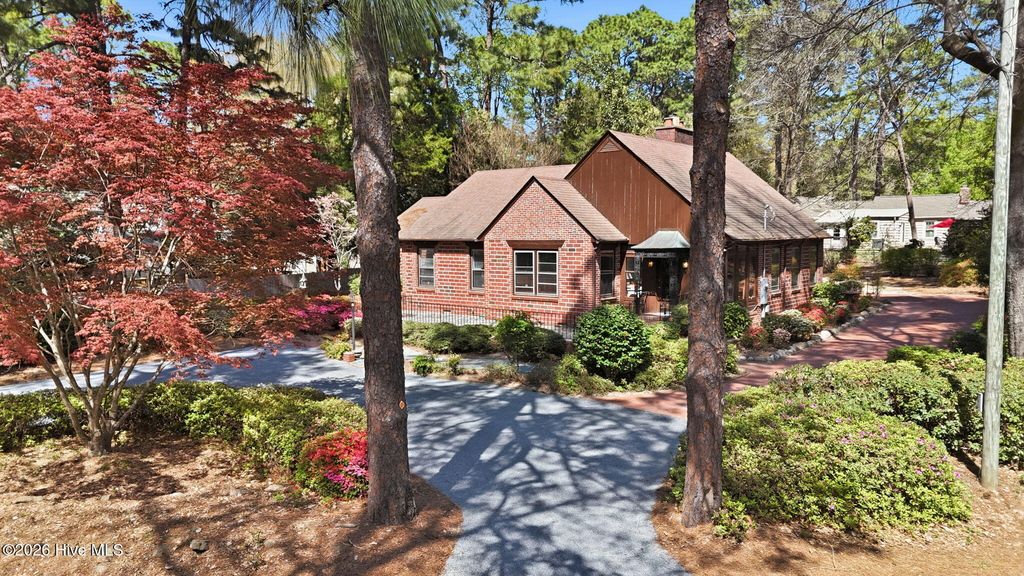 535 E Morganton Road, Southern Pines, NC 28387