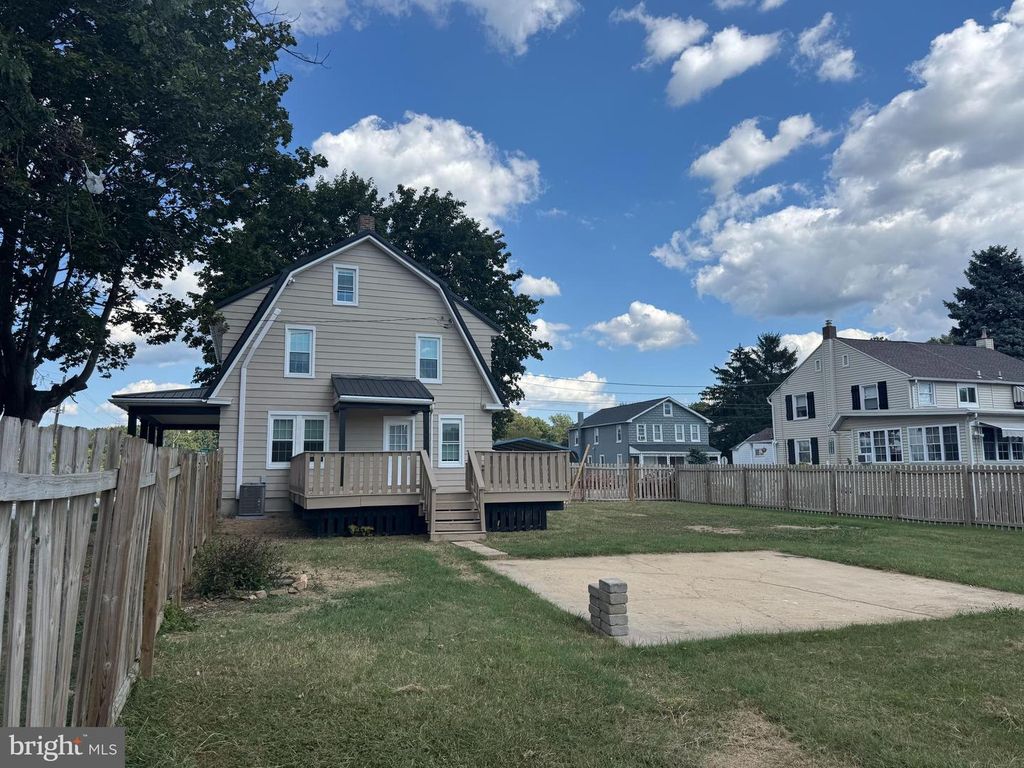 102 LIGHTNER RD, York, PA 17404