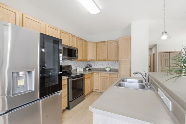 4552 Blaylock Way 4301, Inver Grove Heights, MN 55076