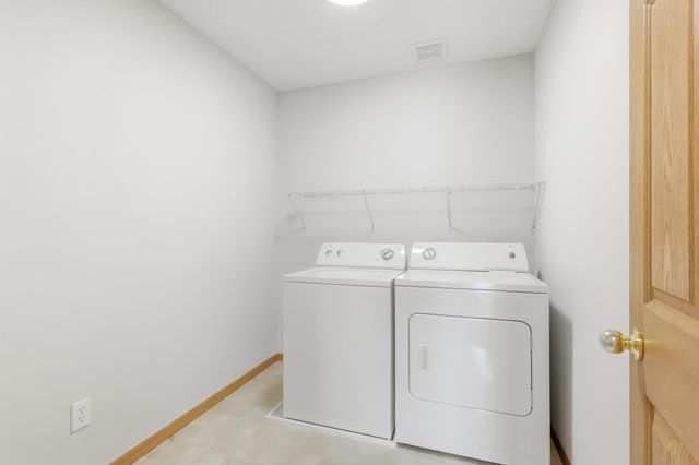 4552 Blaylock Way 4301, Inver Grove Heights, MN 55076