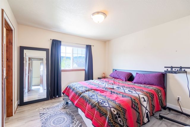 9806 E Hoffman Ct, Spokane, WA 99206