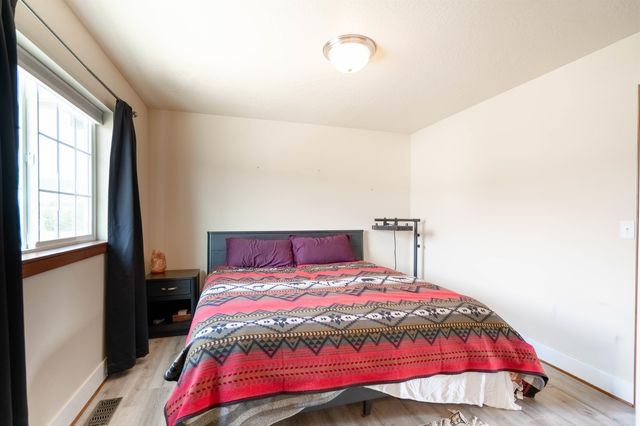 9806 E Hoffman Ct, Spokane, WA 99206