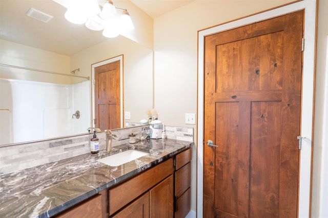 9806 E Hoffman Ct, Spokane, WA 99206
