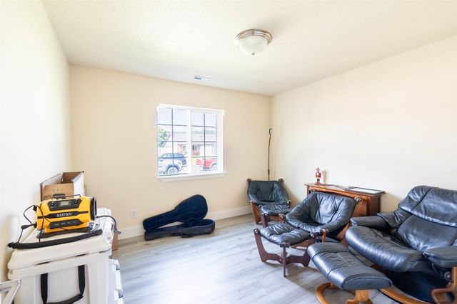 9806 E Hoffman Ct, Spokane, WA 99206