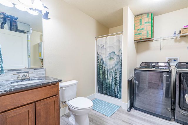9806 E Hoffman Ct, Spokane, WA 99206