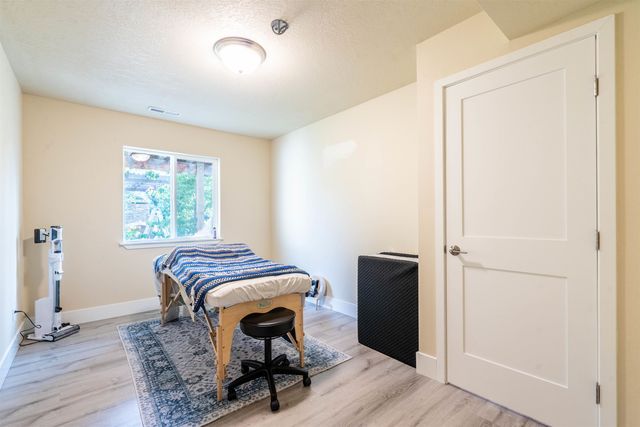 9806 E Hoffman Ct, Spokane, WA 99206