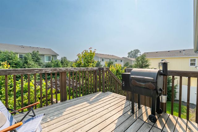 9806 E Hoffman Ct, Spokane, WA 99206