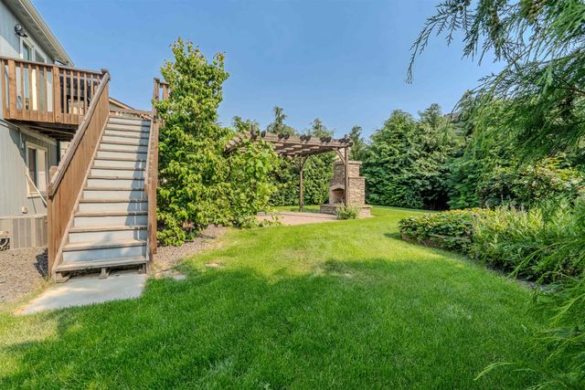 9806 E Hoffman Ct, Spokane, WA 99206