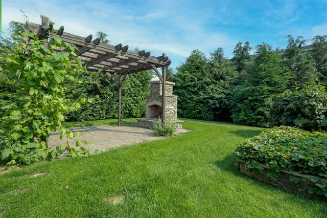 9806 E Hoffman Ct, Spokane, WA 99206