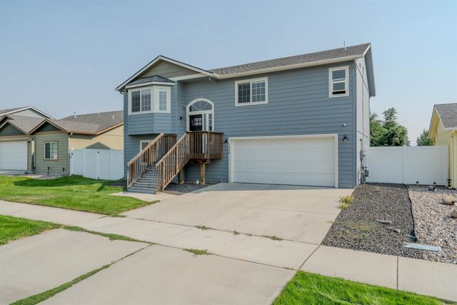 9806 E Hoffman Ct, Spokane, WA 99206