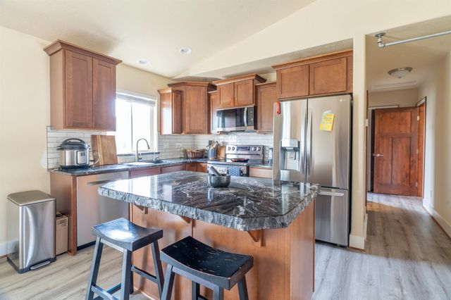 9806 E Hoffman Ct, Spokane, WA 99206