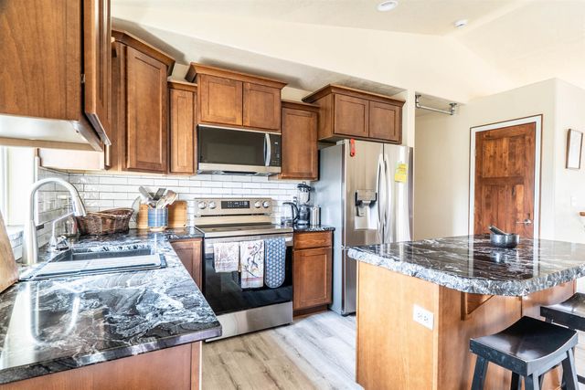 9806 E Hoffman Ct, Spokane, WA 99206