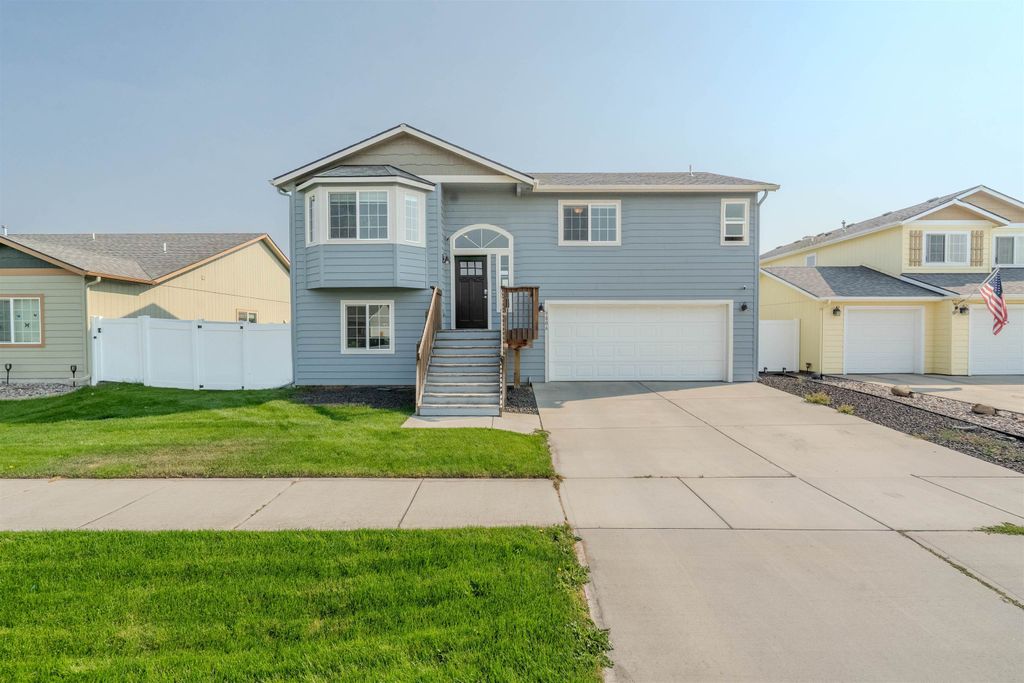 9806 E Hoffman Ct, Spokane, WA 99206 photo 1
