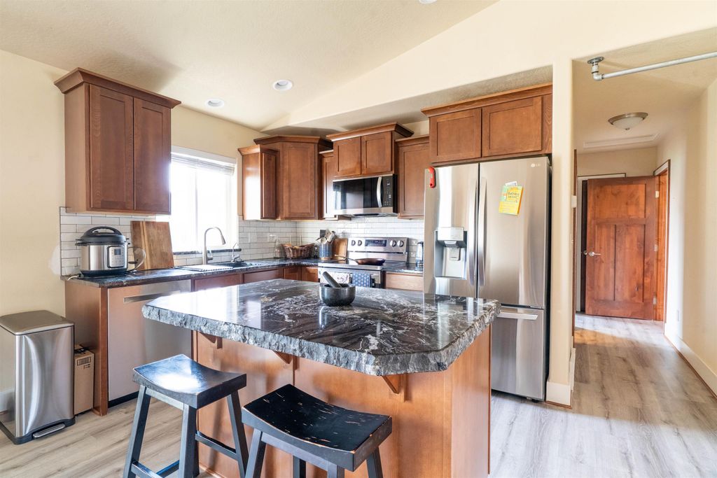 9806 E Hoffman Ct, Spokane, WA 99206 photo 2