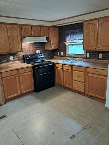 8973 Pearson Rd, Ore City, TX 75683