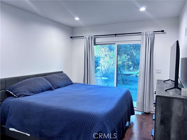 8328 Mcconnell, Los Angeles, CA 90045