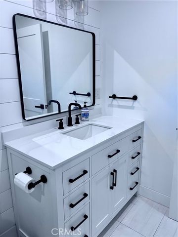 8328 Mcconnell, Los Angeles, CA 90045