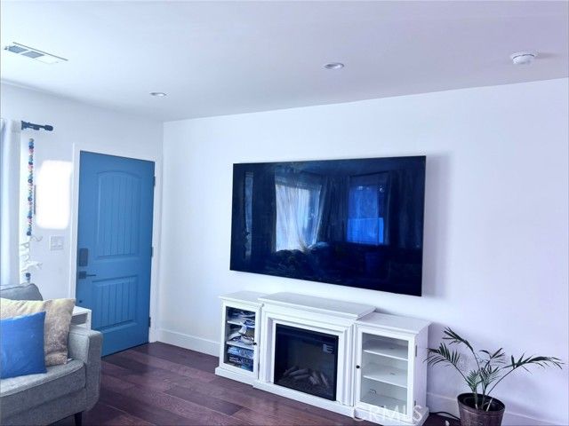 8328 Mcconnell, Los Angeles, CA 90045