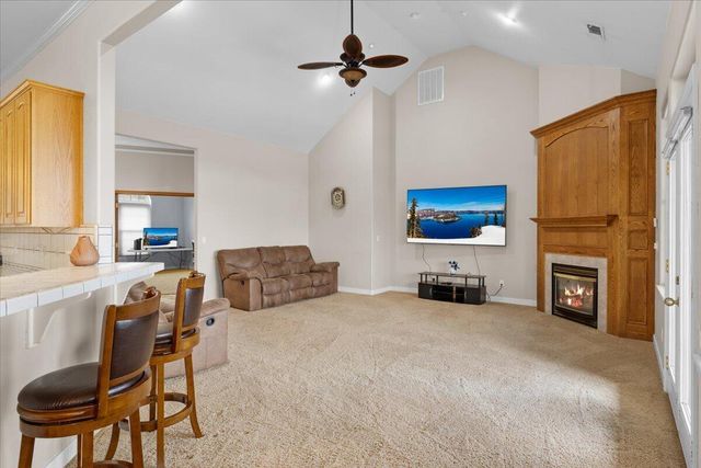 1501 Satellite Drive, Medford, OR 97504