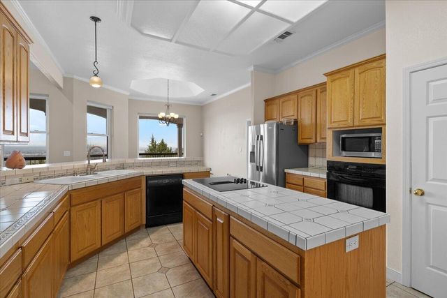 1501 Satellite Drive, Medford, OR 97504