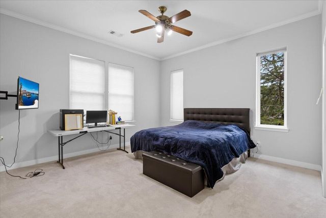 1501 Satellite Drive, Medford, OR 97504